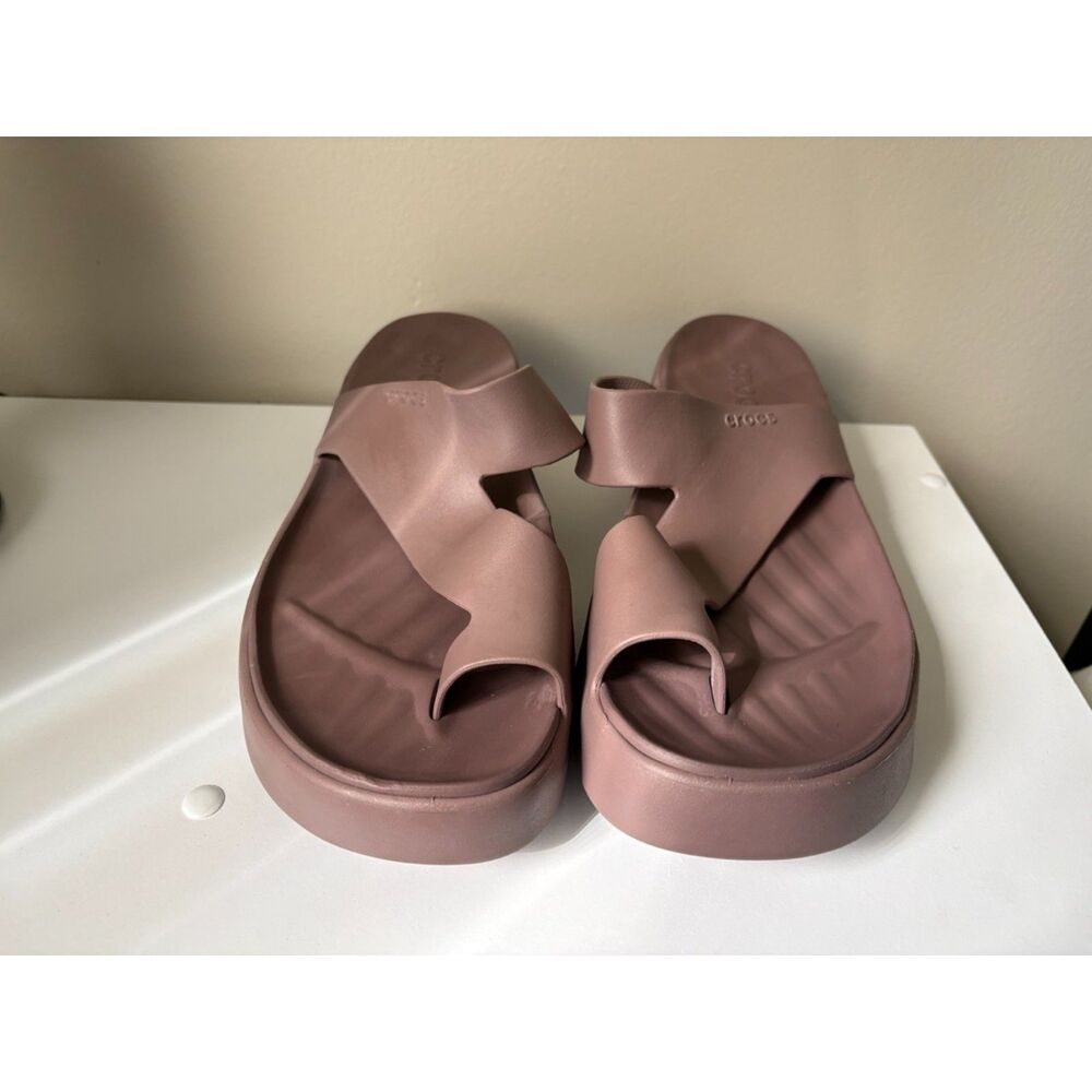 Crocs Getaway Platform Toe Loop Truffle size 11